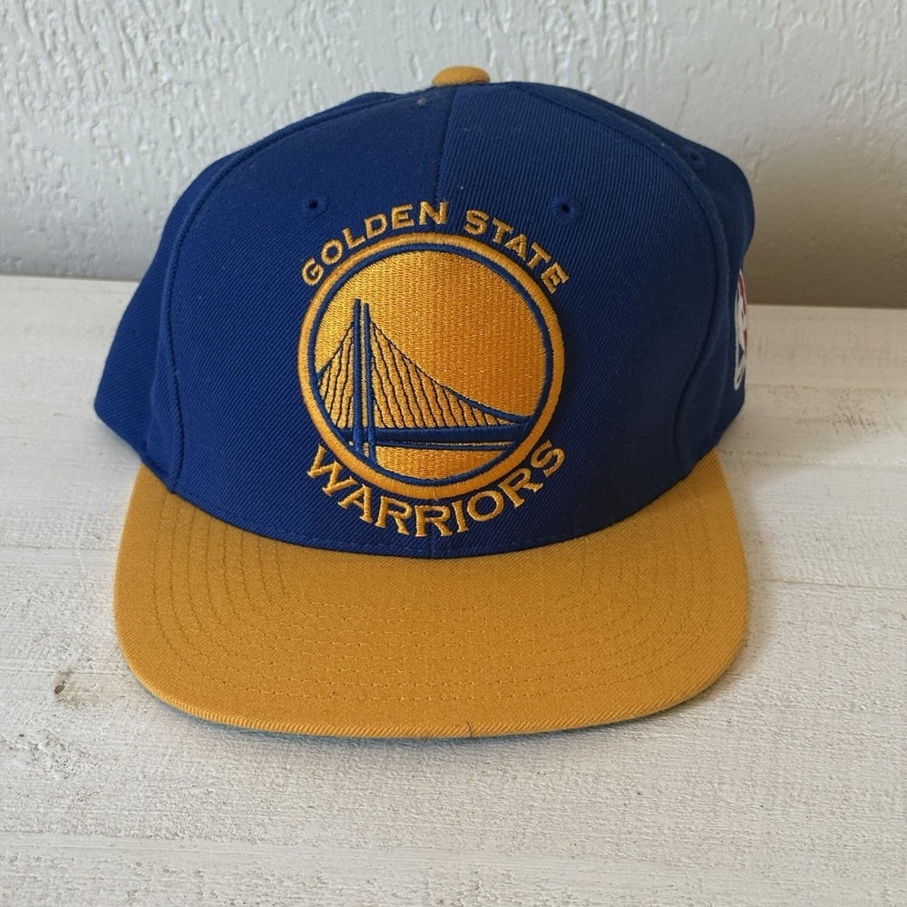 MITCHELL & NESS NBA Golden State Warriors Oversized Logo Cap Snapback Hat‎